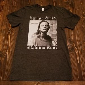 Taylor Swift Reputation Tour T-shirt size small